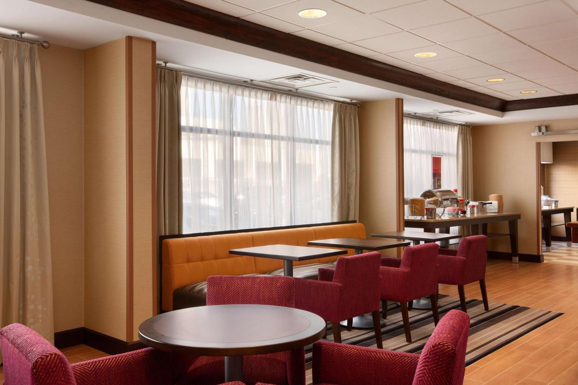 Hampton Inn Boston/Braintree Extérieur photo